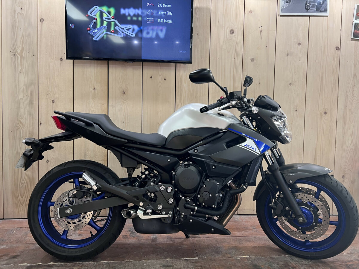 Vendu Yamaha XJ6 N 4890 à découvrir chez Chambourcy Motos 78