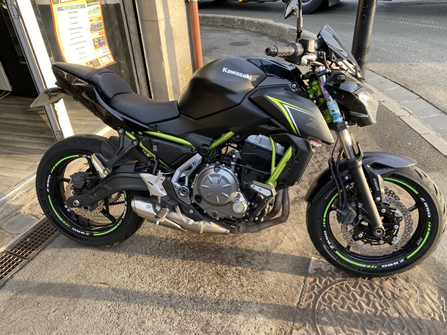 Vendu ! Kawasaki Z650 5500€ à découvrir chez Chambourcy Motos 78