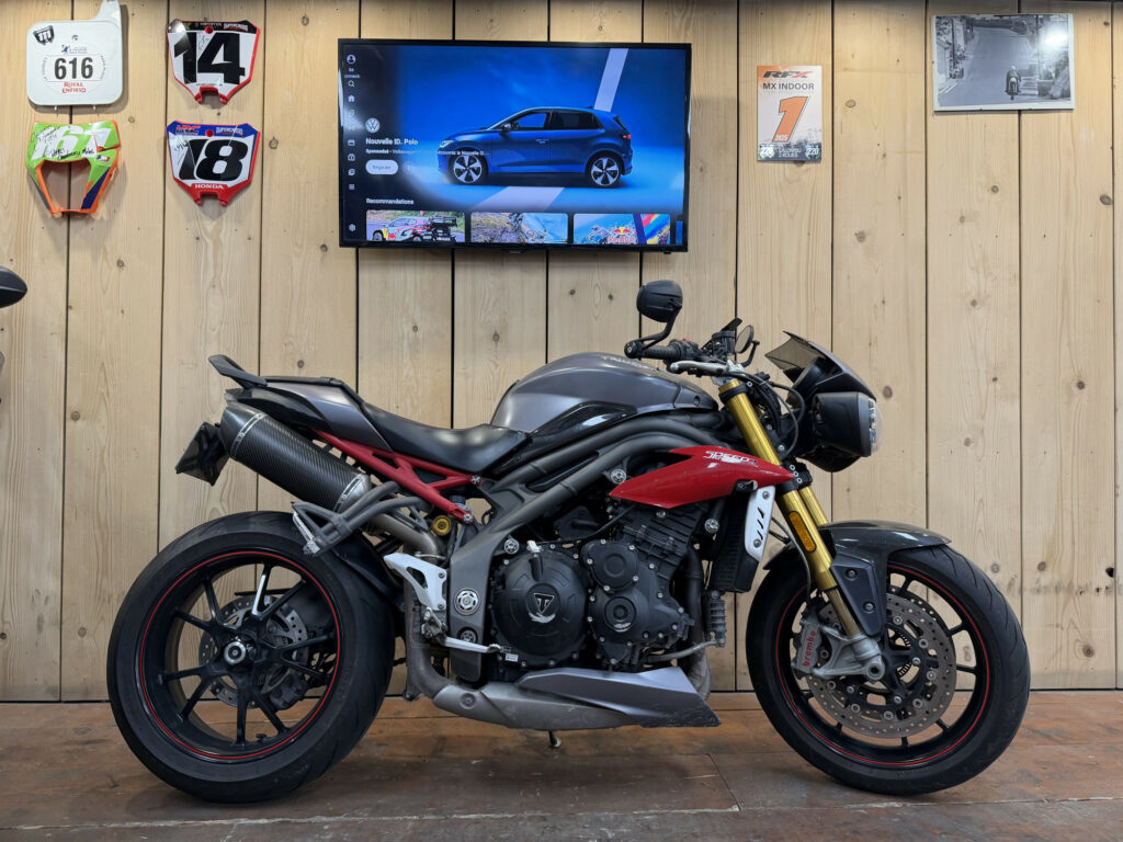 Triumph Speed Triple 1050 R – 7490€