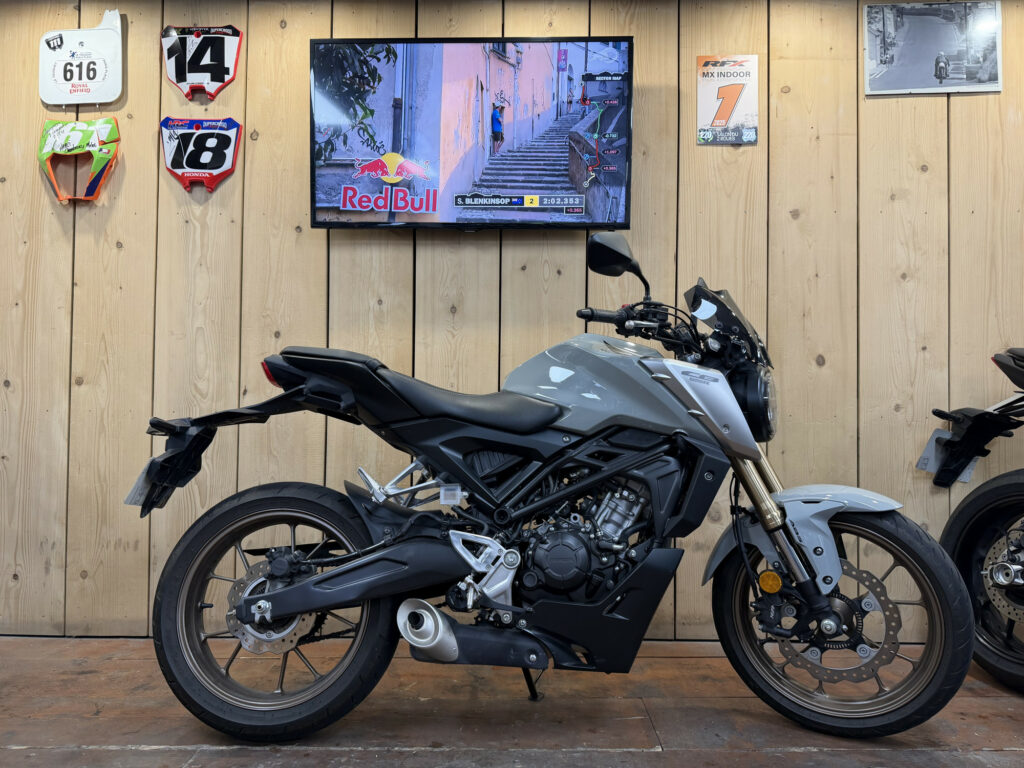 Honda CB 125 R – 3490€ 