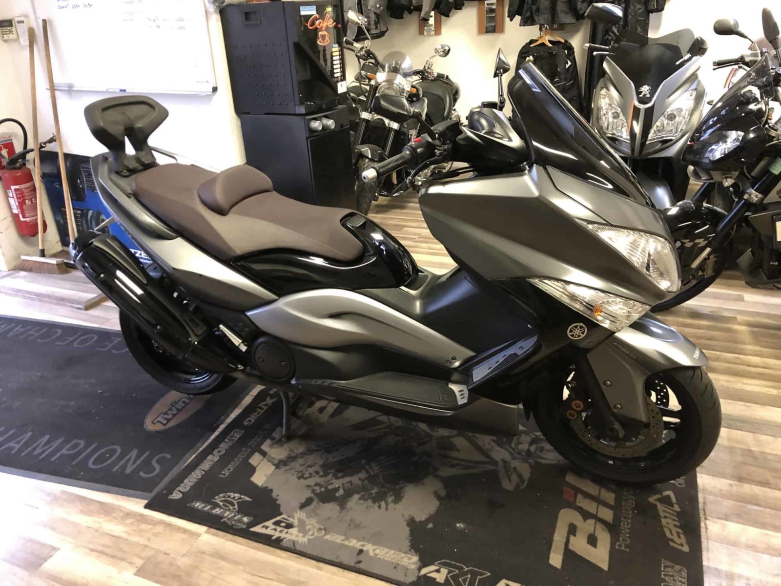 Vendu ! Yamaha TMAX 530 DX - 8490€ : à découvrir chez Chambourcy